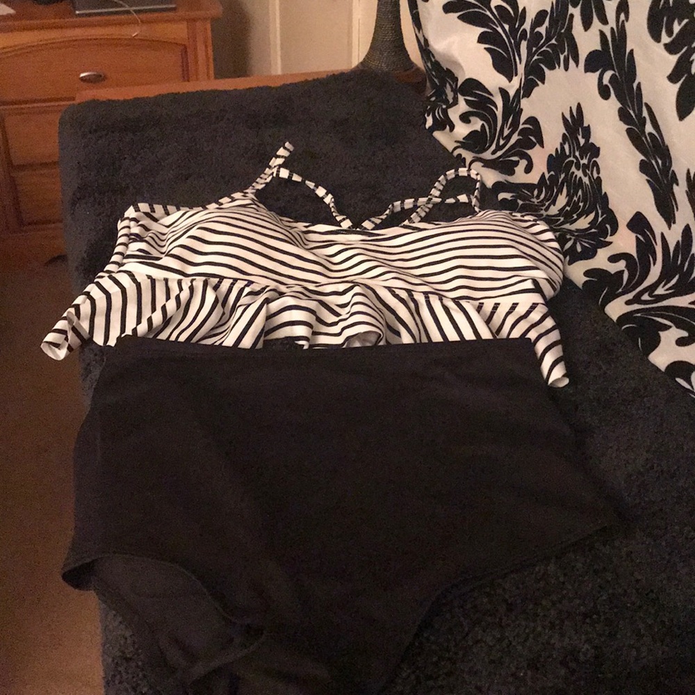 NWOT Medium black and white two piece swimsuit
